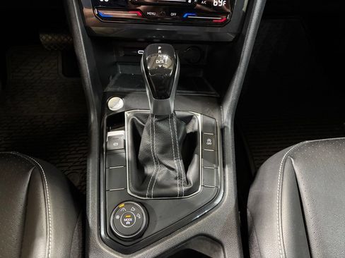Used 2023 Volkswagen Tiguan SE w/ Panoramic Sunroof Package AWD/4WD image 22