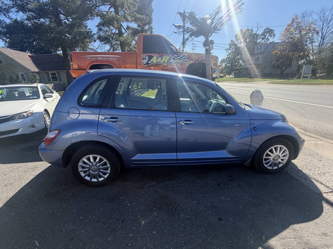Used 2007 Chrysler PT Cruiser FWD image 2