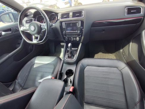 Used 2017 Volkswagen Jetta GLI image 37