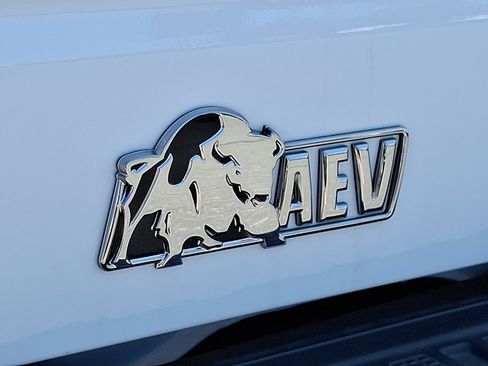 New 2025 GMC Sierra 1500 AT4X w/ AT4X AEV Edition image 12