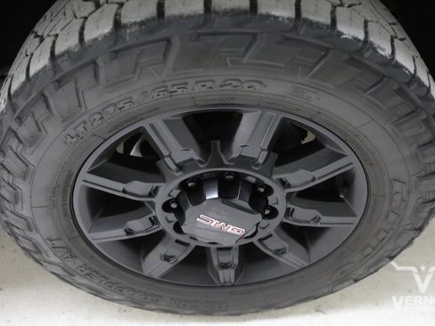 Used 2024 GMC Sierra 2500 AT4 w/ AT4 Premium Plus Package AWD/4WD image 30