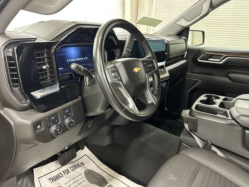 Used 2025 Chevrolet Silverado 1500 LT AWD/4WD image 6