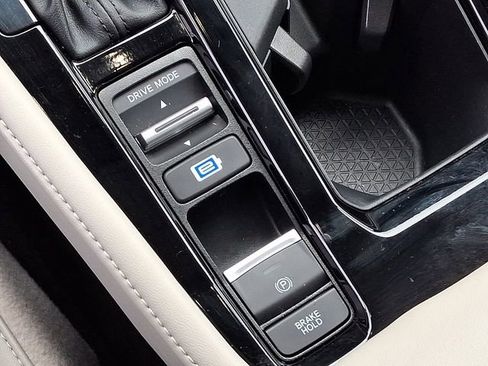 Used 2024 Honda Accord Touring image 29