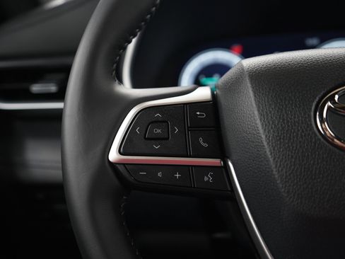 Certified 2025 Toyota Highlander XSE AWD/4WD image 27