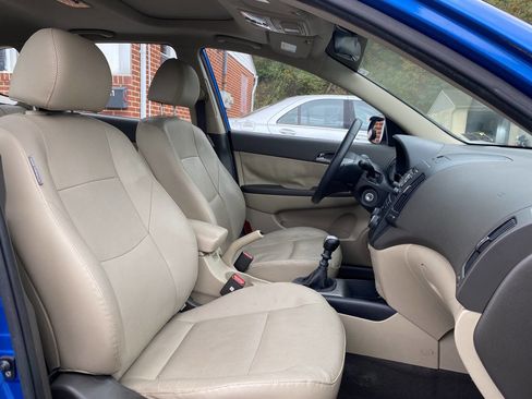 Used 2011 Hyundai Elantra image 18