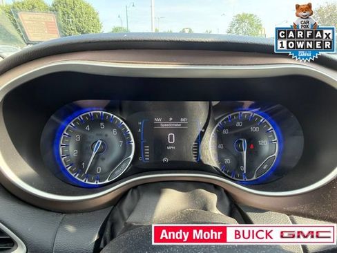 Used 2017 Chrysler Pacifica Touring FWD image 26