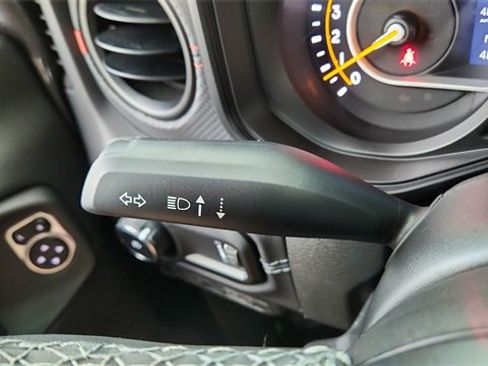 Used 2025 Jeep Wrangler Unlimited Rubicon image 41