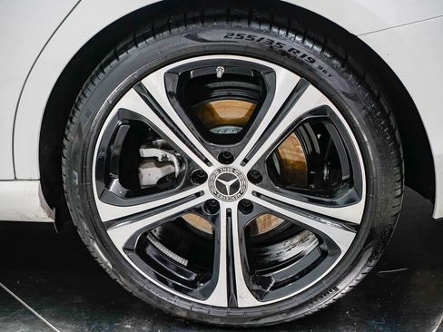 Used 2025 Mercedes-Benz C 300 Sedan image 10