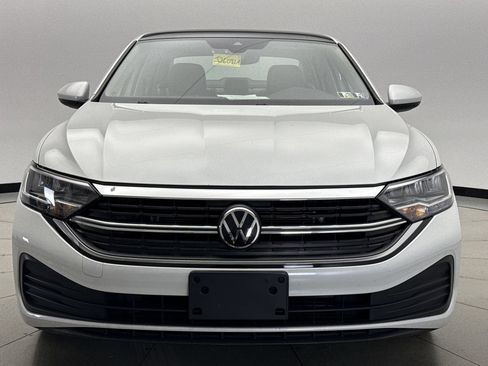 Used 2023 Volkswagen Jetta SE FWD image 8