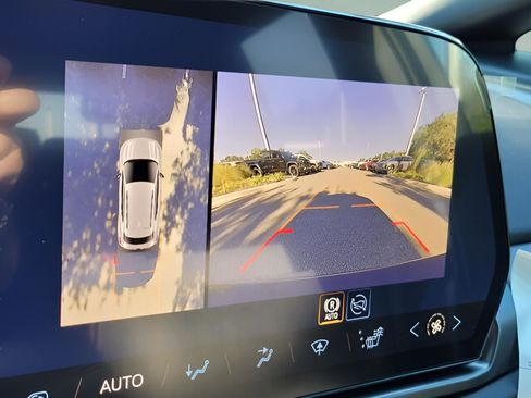 New 2026 Chevrolet Equinox EV RS image 11