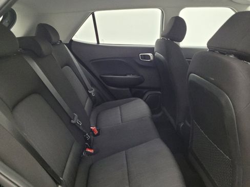 Used 2025 Hyundai Venue SE FWD image 19