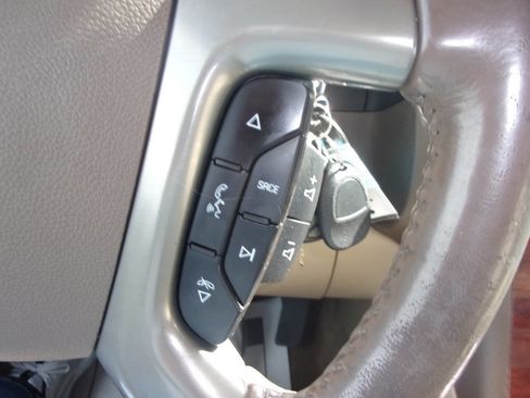Used 2013 Chevrolet Suburban LTZ AWD/4WD image 24
