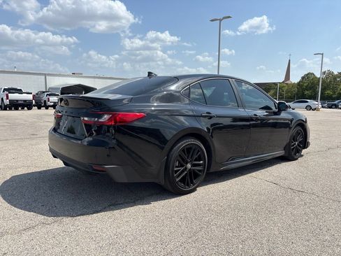 Used 2026 Toyota Camry SE w/ Convenience Package FWD image 4