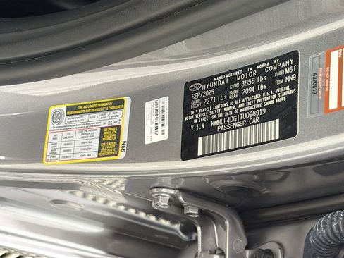 Used 2026 Hyundai Elantra SE FWD image 30