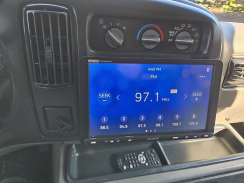 Used 2000 Chevrolet Express 3500 G3500 3dr Cargo Van w/ Convenience Pkg image 35