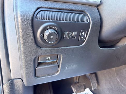 Used 2023 Jeep Wagoneer Series III w/ Preferred Equipment Group image 24