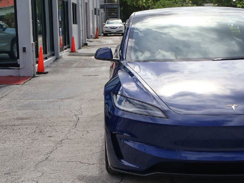 Used 2024 Tesla Model 3 Performance AWD/4WD image 16