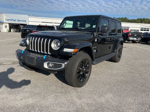 Used 2023 Jeep Wrangler Unlimited Sahara w/ Cold Weather Group image 1