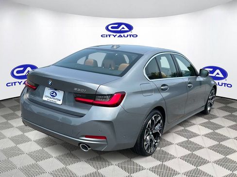Used 2025 BMW 330i Sedan w/ Premium Package RWD image 4