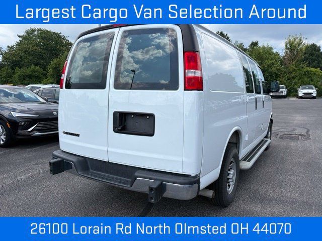 Used 2025 Chevrolet Express 2500 w/ Driver Convenience Package RWD image 5