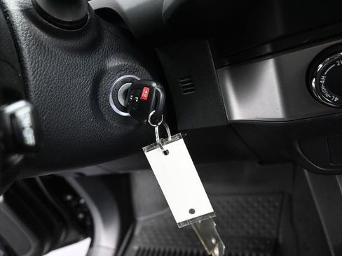 Used 2022 Toyota Tacoma SR AWD/4WD image 19