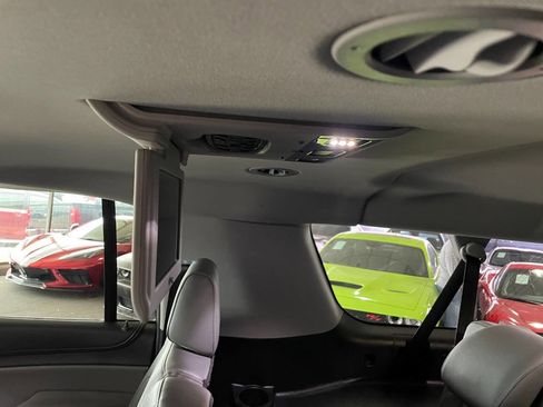 Used 2020 Chevrolet Suburban LT image 23