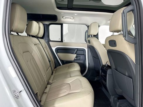 Used 2020 Land Rover Defender 110 S image 15