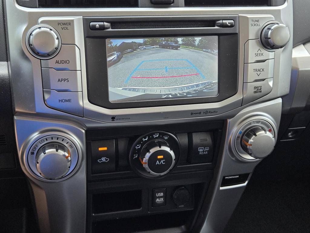 Used 2018 Toyota 4Runner SR5 AWD/4WD image 26