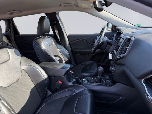 Used 2020 Jeep Cherokee Latitude w/ Quick Order Package 26F North image 17