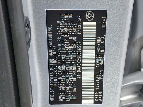 Certified 2025 Toyota Camry LE image 27