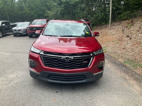 Used 2022 Chevrolet Traverse RS FWD image 2