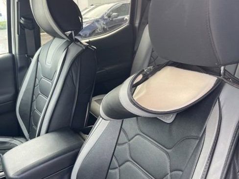 Used 2021 Toyota Tacoma TRD Off-Road w/ Technology Package image 11