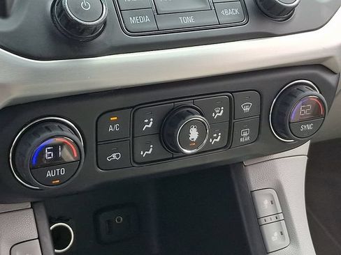 Used 2017 GMC Acadia SLT AWD/4WD image 13
