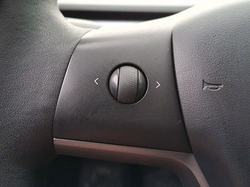 Used 2020 Tesla Model 3 Standard Range Plus image 21