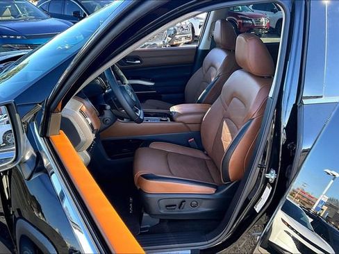 Certified 2025 Nissan Pathfinder Platinum w/ Cargo Package image 16