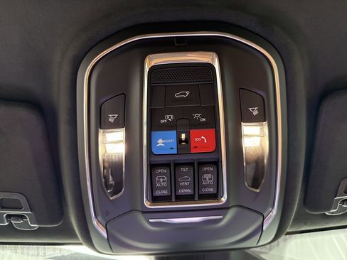 Used 2025 Jeep Grand Cherokee L Summit w/ Advanced Protech Group IV AWD/4WD image 34