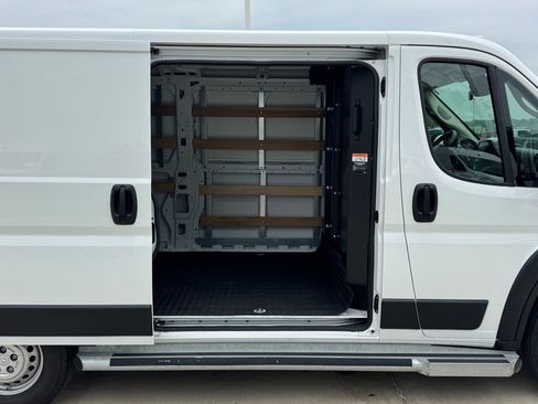 Used 2025 RAM ProMaster 2500 w/ U-Haul Equipment Group FWD image 6