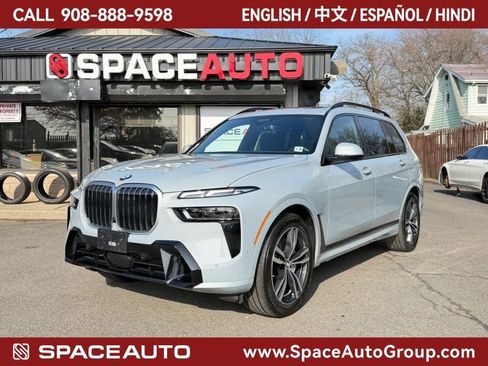 Used 2023 BMW X7 xDrive40i w/ M Sport Package AWD/4WD image 1