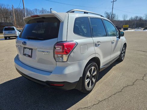 Used 2017 Subaru Forester 2.5i Premium w/ All-Weather Package image 5