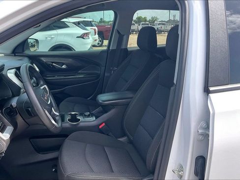 Used 2024 GMC Terrain SLE FWD image 18
