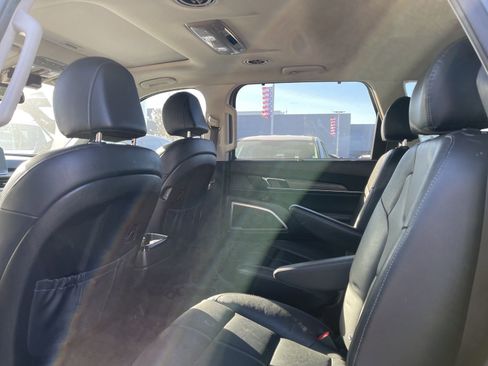 Used 2022 Kia Telluride EX w/ EX Premium Package image 4