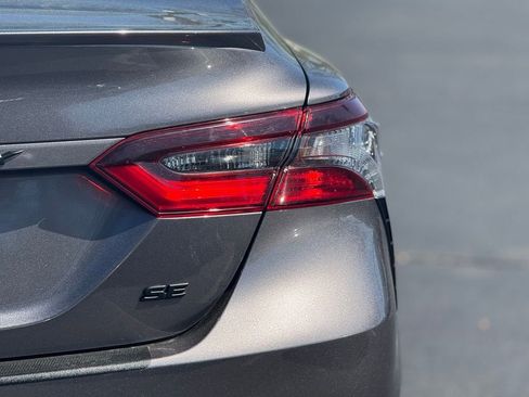 Used 2024 Toyota Camry SE image 11