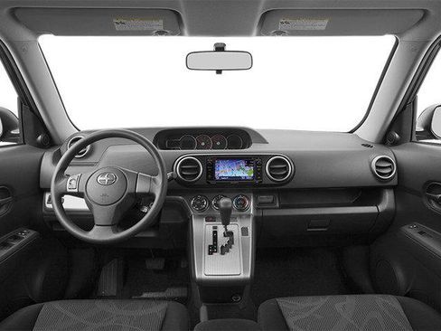 Used 2014 Scion xB FWD image 7