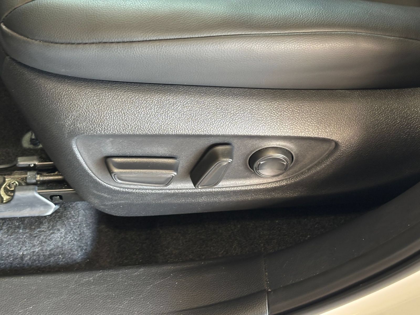 Used 2026 Toyota Highlander XLE AWD/4WD image 21