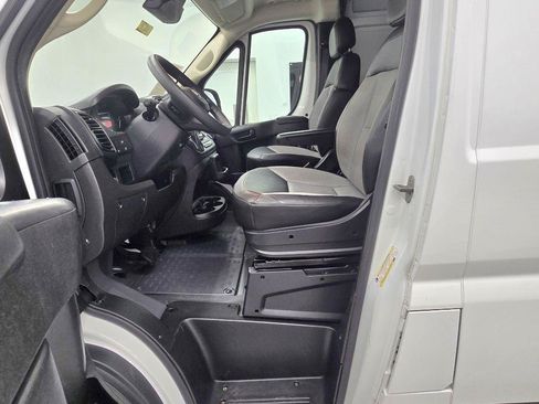 Used 2025 RAM ProMaster 2500 w/ Convenience Group FWD image 7