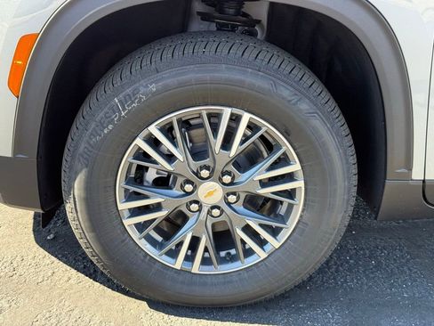 New 2026 Chevrolet Traverse LT w/ Driver Confidence Package image 9