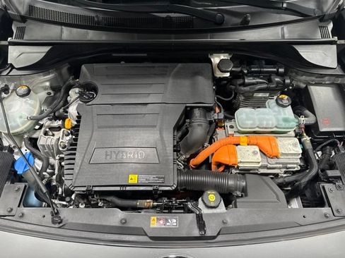 Used 2018 Kia Niro FE FWD image 9