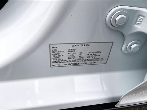 Used 2024 Tesla Model Y Long Range AWD/4WD image 34