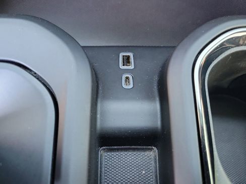 Used 2022 GMC Sierra 1500 AT4 w/ AT4 Premium Package image 23