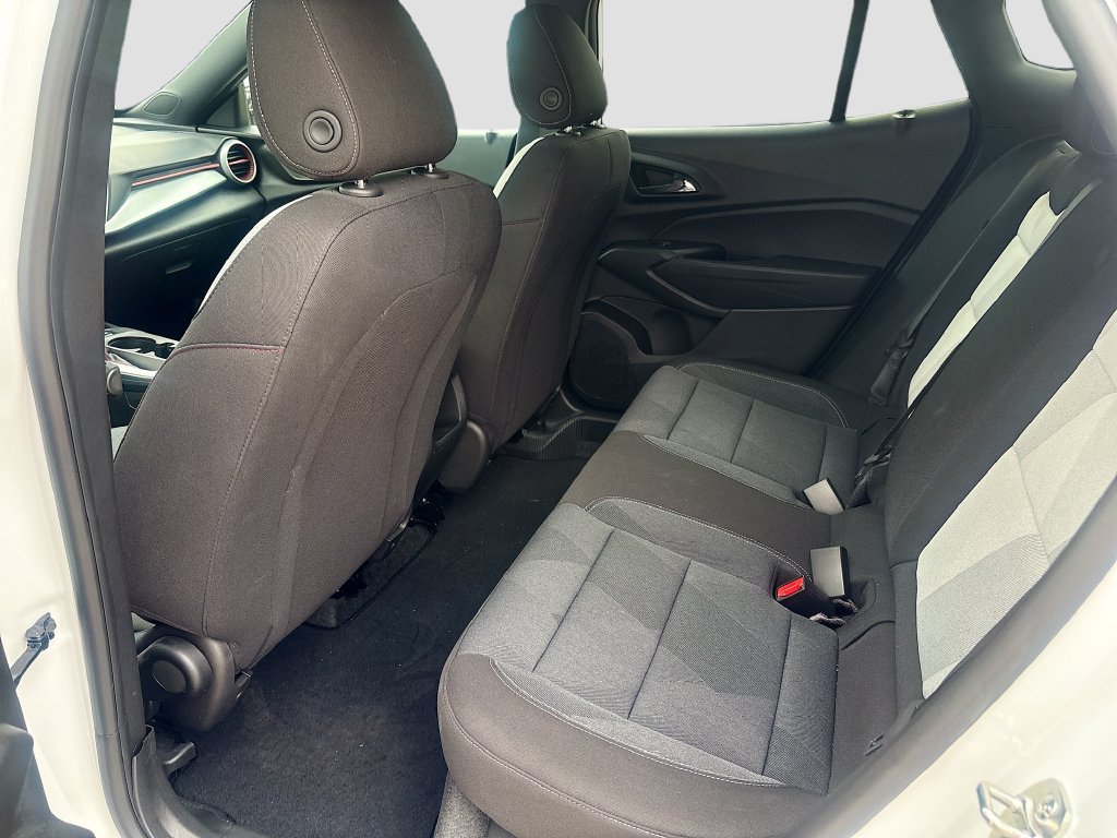 Used 2026 Chevrolet Trax RS FWD image 23